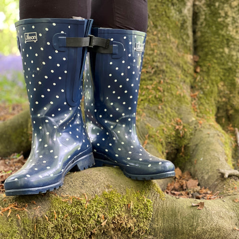 Embrace the Rain with Jileon’s Wide Calf Rain Boots: Discover Our Best-Selling Spotty Designs!